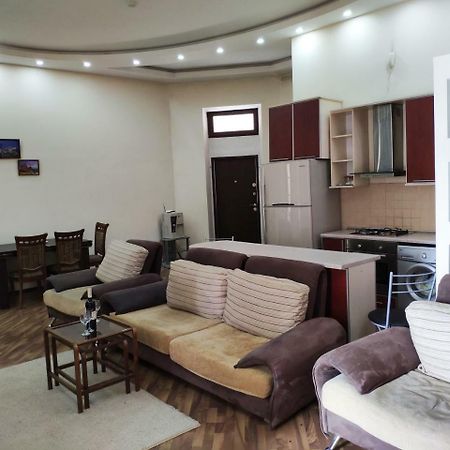 Sahil Apartment Баку Екстериор снимка