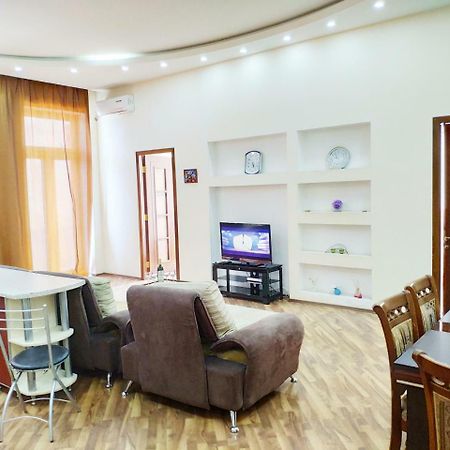 Sahil Apartment Баку Екстериор снимка